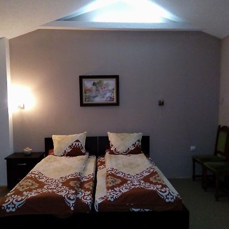 Kafana "Kaj Zoki" Bed & Breakfast Probistip ภายนอก รูปภาพ