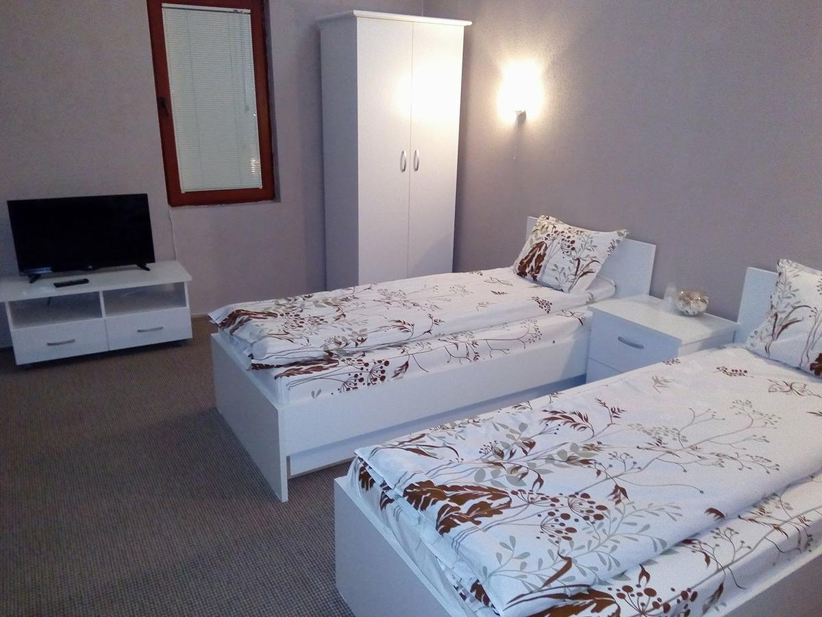 Kafana "Kaj Zoki" Bed & Breakfast Probistip ภายนอก รูปภาพ